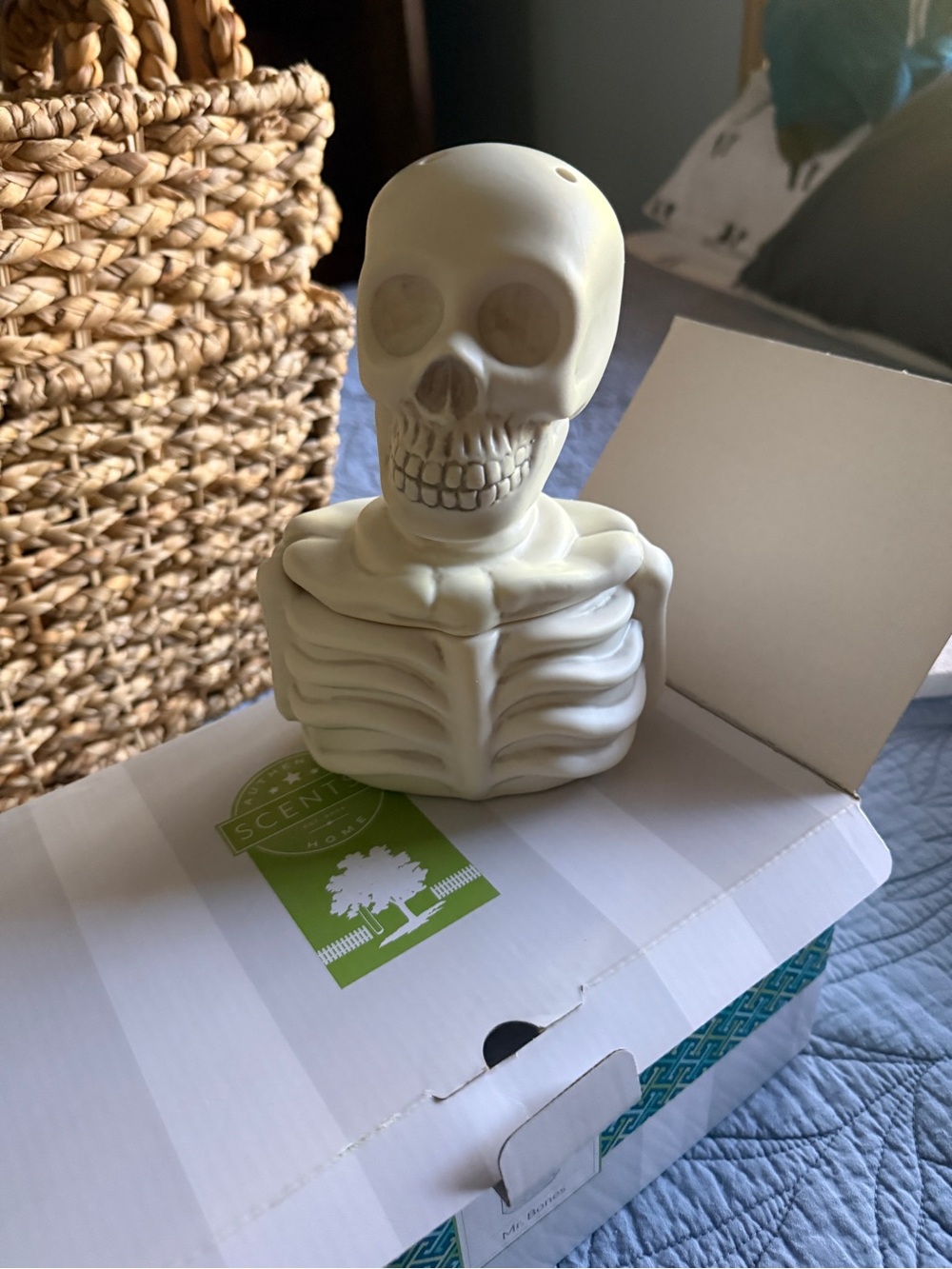 Scentsy skeleton  Authentic Wax Warmer
